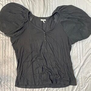 Maurice's black shirt with flowing puffy sleeves. Sz XXL